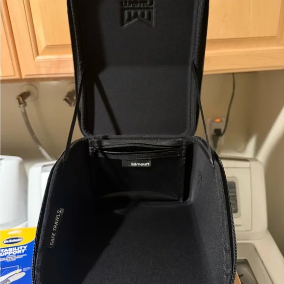 Melin Brand Black Hat Travel Case - Picture 6 of 7